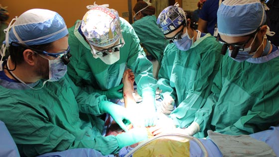 Image of surgeons planning to suture the skin