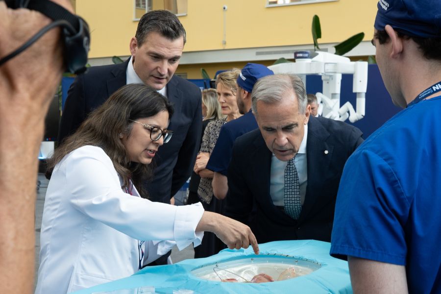 UHN's Dr. Deepali Kumar demonstrates ex-vivo liver transplantation to Canada's Prime Minister, Mr. Mark Carney and Minister of Artificial Intelligence and Digital Innovation, Mr. Evan Solomon