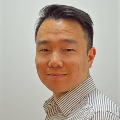 Headshot of Derek Leong 