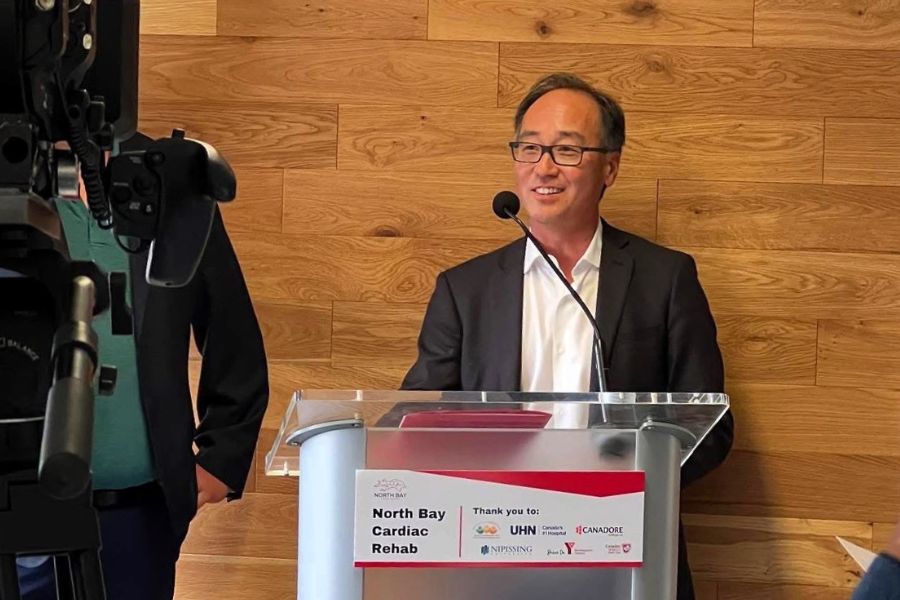 Dr. Paul Oh speaking at clinici's first cohort.