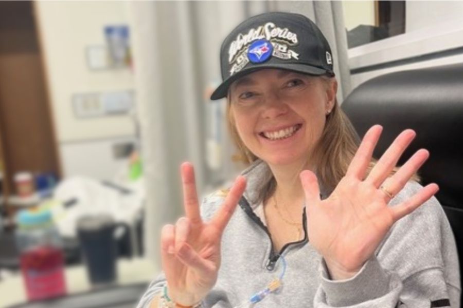 Ashley Wiley having 8 fingers up