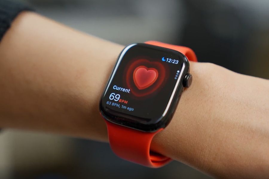 Smartwatch with heart rate data